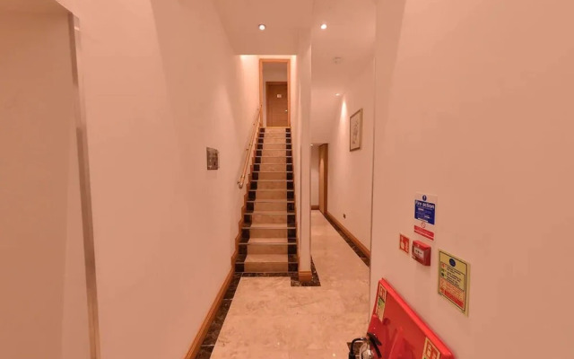 Arlo Apartments