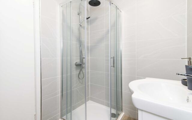 Michaelmas, Coventry - 2 Bed House Apartment