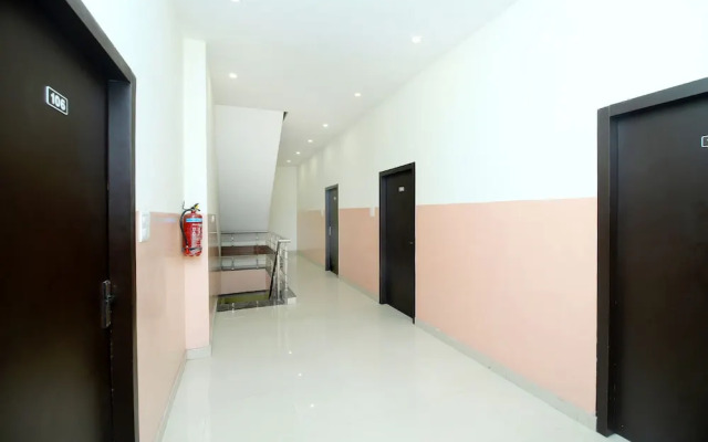 Hotel R2d by OYO Rooms