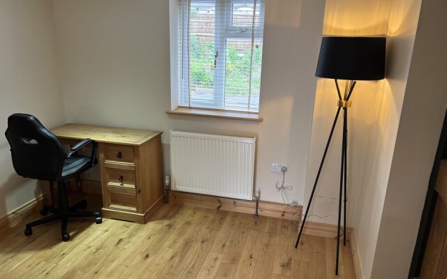 2 Pound cottage