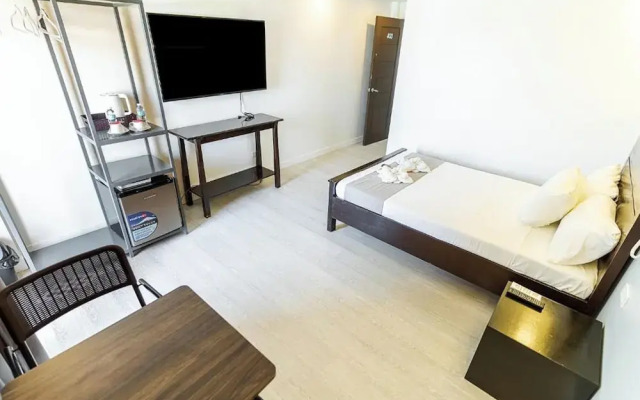 Spotlight Hotel near Hundred Islands wharf