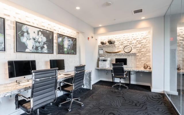 Kasa Cozy Studio Amenity Access Alexandria