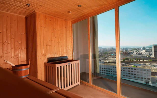 Renaissance Zürich Tower Hotel