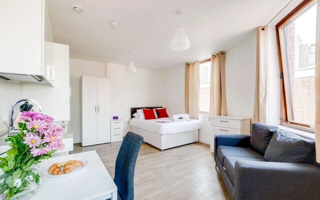 Elegant and modern city centre studio
