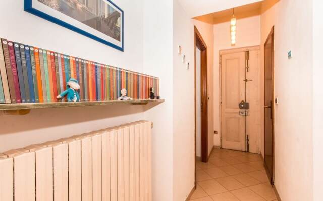 Vanchiglietta Roomy Apartment