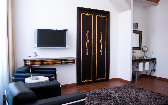HERENCIA By Hosting House