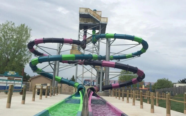 Darien Lake Lodge on the Lake