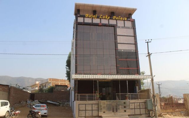 Hotel Bajaj Lake Palace