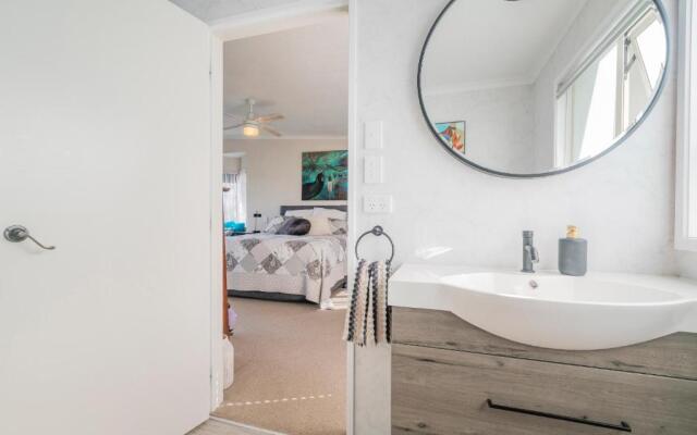 Hosts on the Coast Harbour Lights