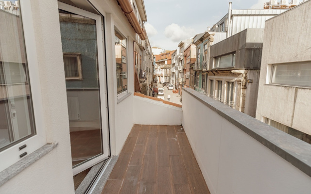 Urban Refuge 4BD by Vacationy