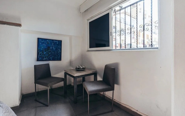 Cozy 2BR King Beds - Rooftop Pool - Fast Wifi