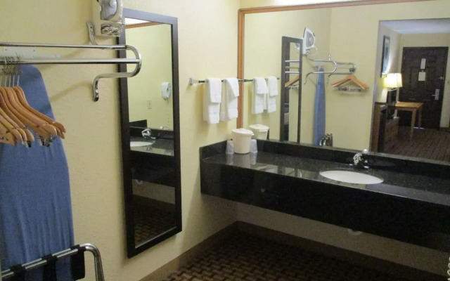 Deluxe Inn & Suites Morgan City