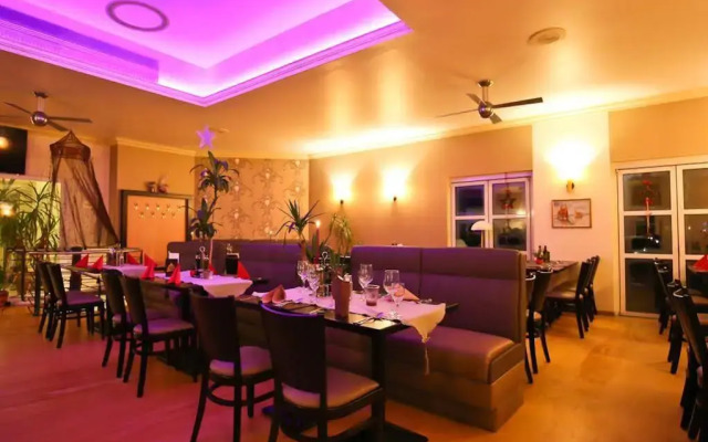 Check Inn Hotel
