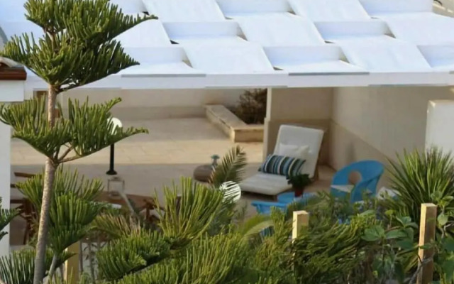 Costa Fenicia - Aura Club