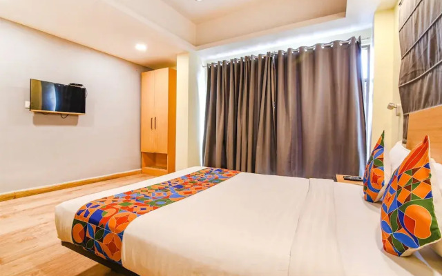 OYO Townhouse 152 Sarat Colony