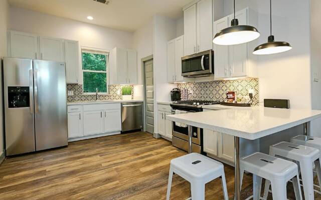 Htown Suites by Dunyha