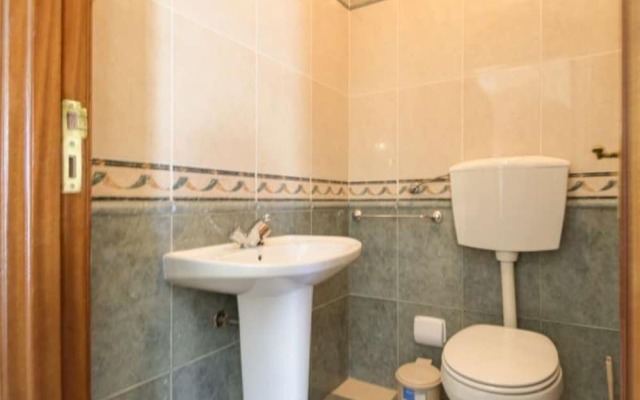 Villa - 6 Bedrooms with Pool and WiFi - 104371