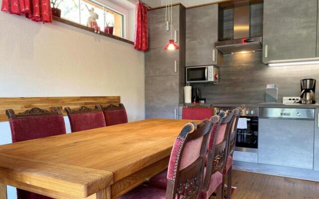 Chalet Salzburg, Dienten