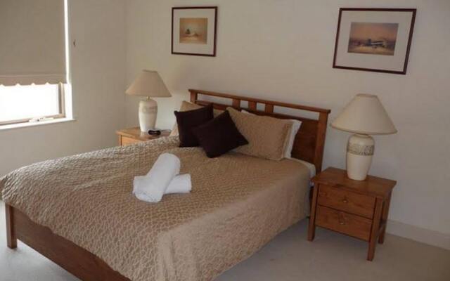 East End Luxury Apartment