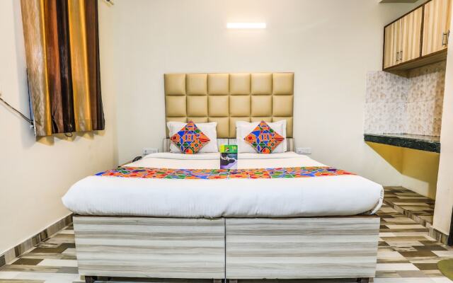 FabHotel Clink