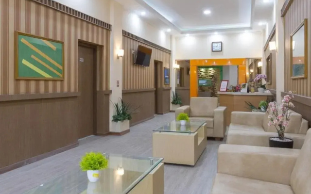 RedDoorz near Istana Plaza 2
