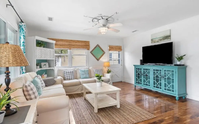 The Marlin House / 143 Marlin Drive 3 Bedroom Home