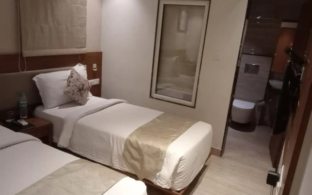 Hotel Blue Lagoons Manjalpur