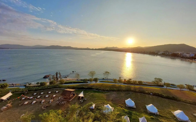 YueLanwan Seaside Resort Hotel