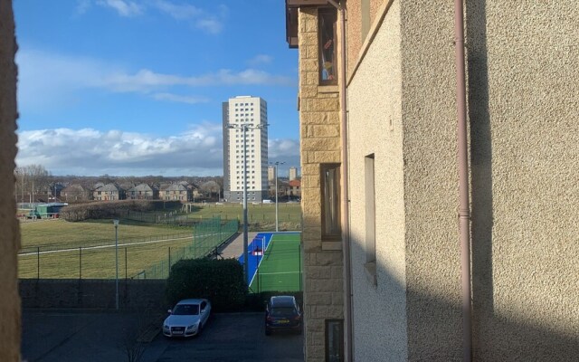 Peaceful 2-bed Apartment in Aberdeen Free Parking