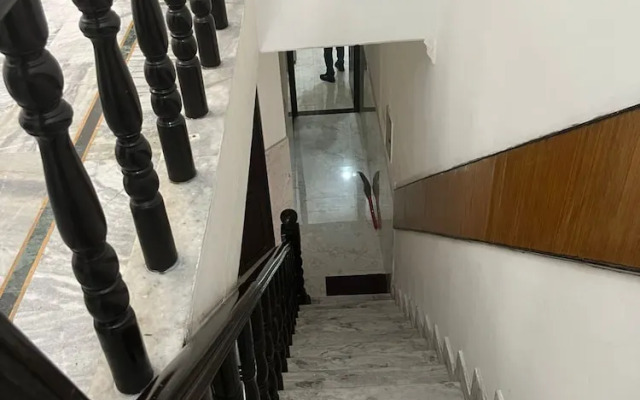 Raja Guest House