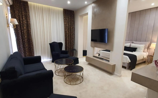 Lingos Hotel