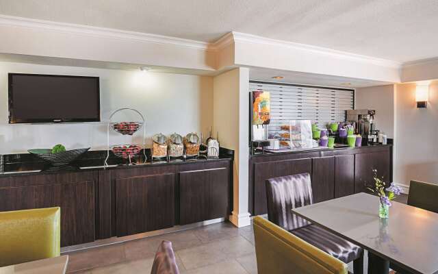 Wingate by Wyndham Galveston Beachfront at the Seawall