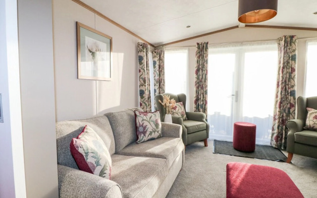 Chichester Lakeside Holiday Park