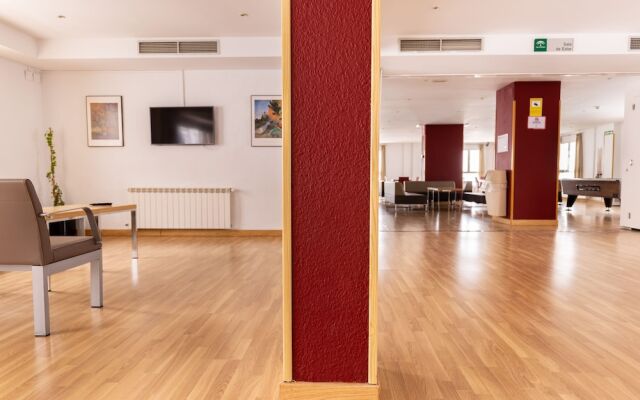 Albergue Inturjoven Sierra Nevada - Hostel