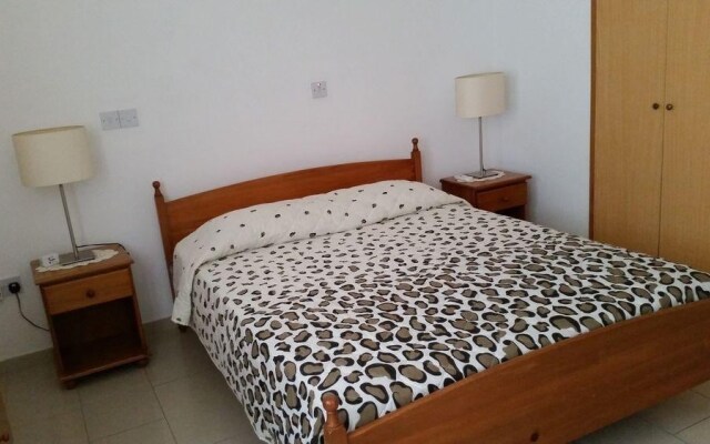 Pari Holiday Apartments