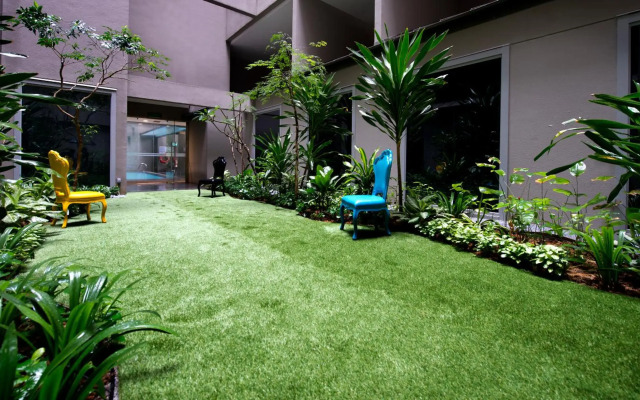V Hotel Bencoolen