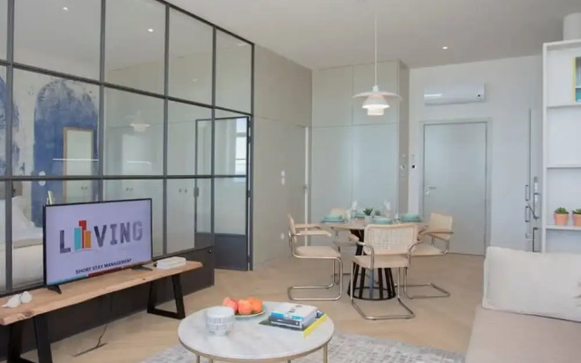 Liiiving in Porto Luxury Beachfront Apartment II
