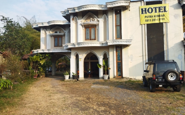 Hotel Putra Kembar