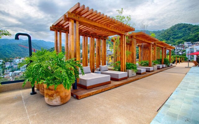 Sailview 703 Romantic Zone Rooftop Pool Ocean Views