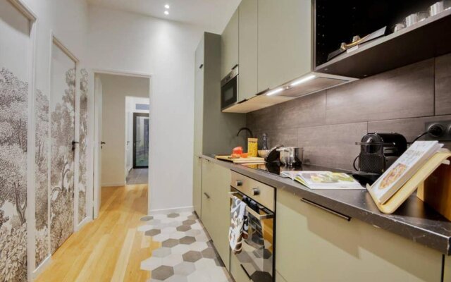 Amazing 10bed in the heart of le marais and suprises...