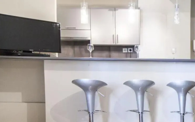 Exceptional Appart champs Elysées Paris