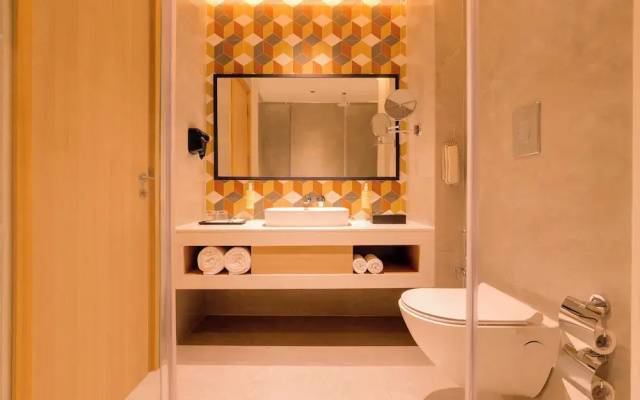 Lemon Tree Hotel Chandausi