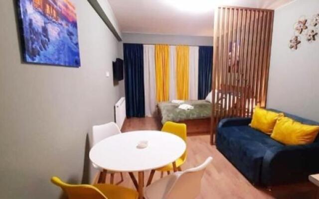 Redco, Twins, New Gudauri