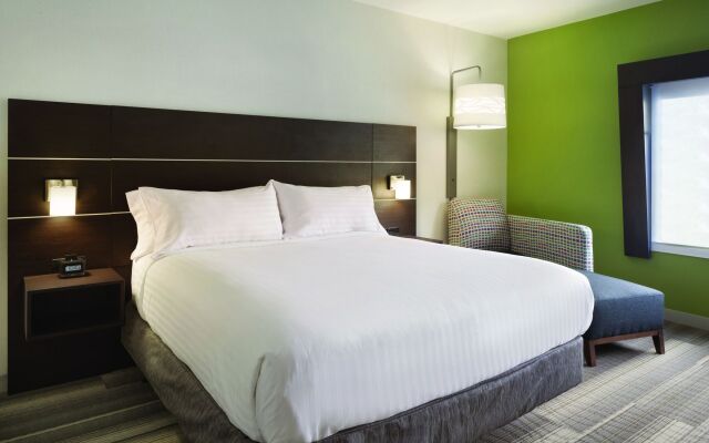 Holiday Inn Express Knoxville-Strawberry Plains, an IHG Hotel