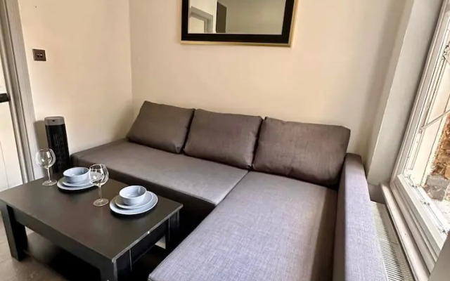 Modern and Spacious Duplex in Earls Court