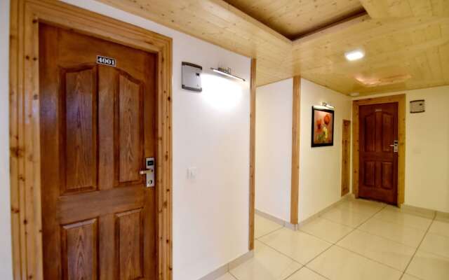 OYO 13091 Manali Grand