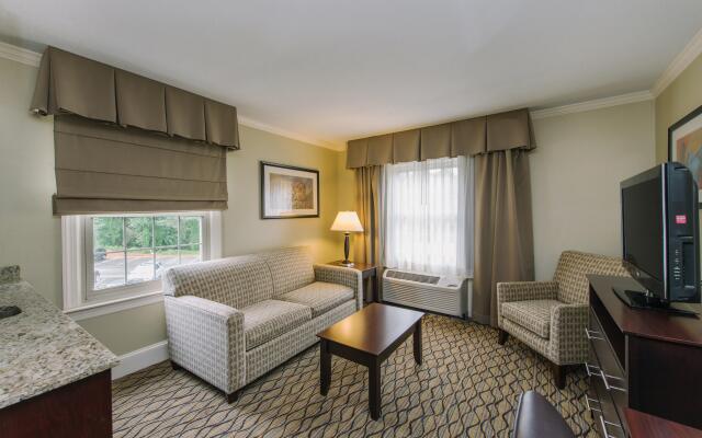 Holiday Inn Express & Suites Merrimack