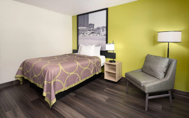 Super 8 by Wyndham South Boston VA