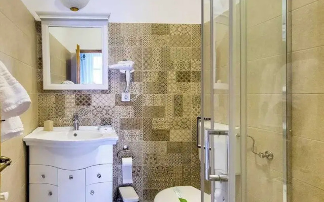 ZiRa Residence