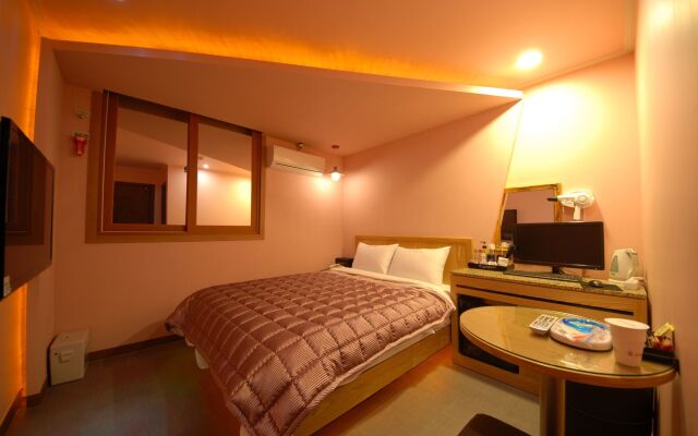 Hyu N Motel